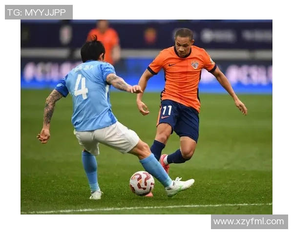 深圳足球队逆袭之路揭秘：从低谷到巅峰的奋斗故事与荣耀时刻